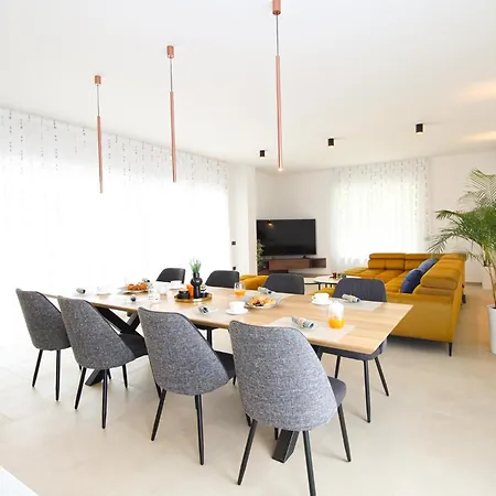Villa 2344 *